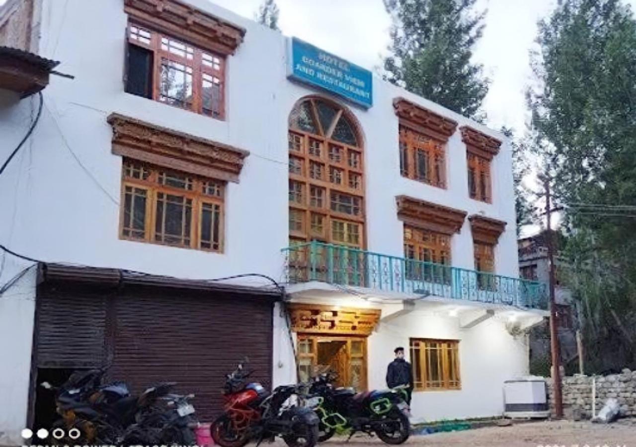 Hotel Border View Kargil Buitenkant foto