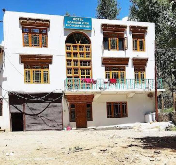 Hotel Border View Kargil Buitenkant foto
